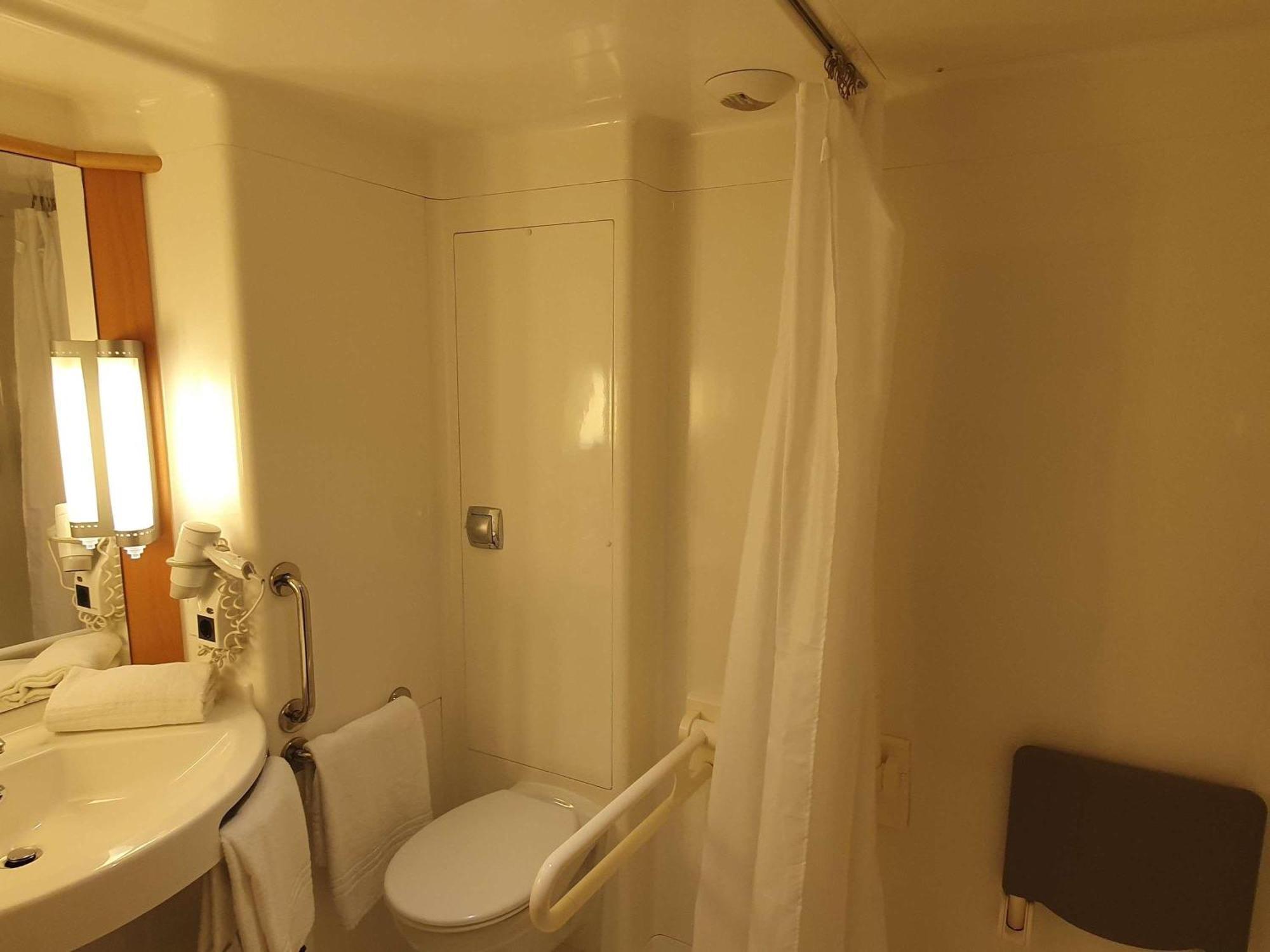 Ibis Barcelona Centro — Fotos 1